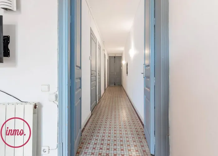 - Eixample 2 * Barcelona