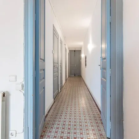 - Eixample 2 * Βαρκελώνη